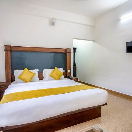 Fabhotel Abrigo Residency Anaviratty Esterno foto