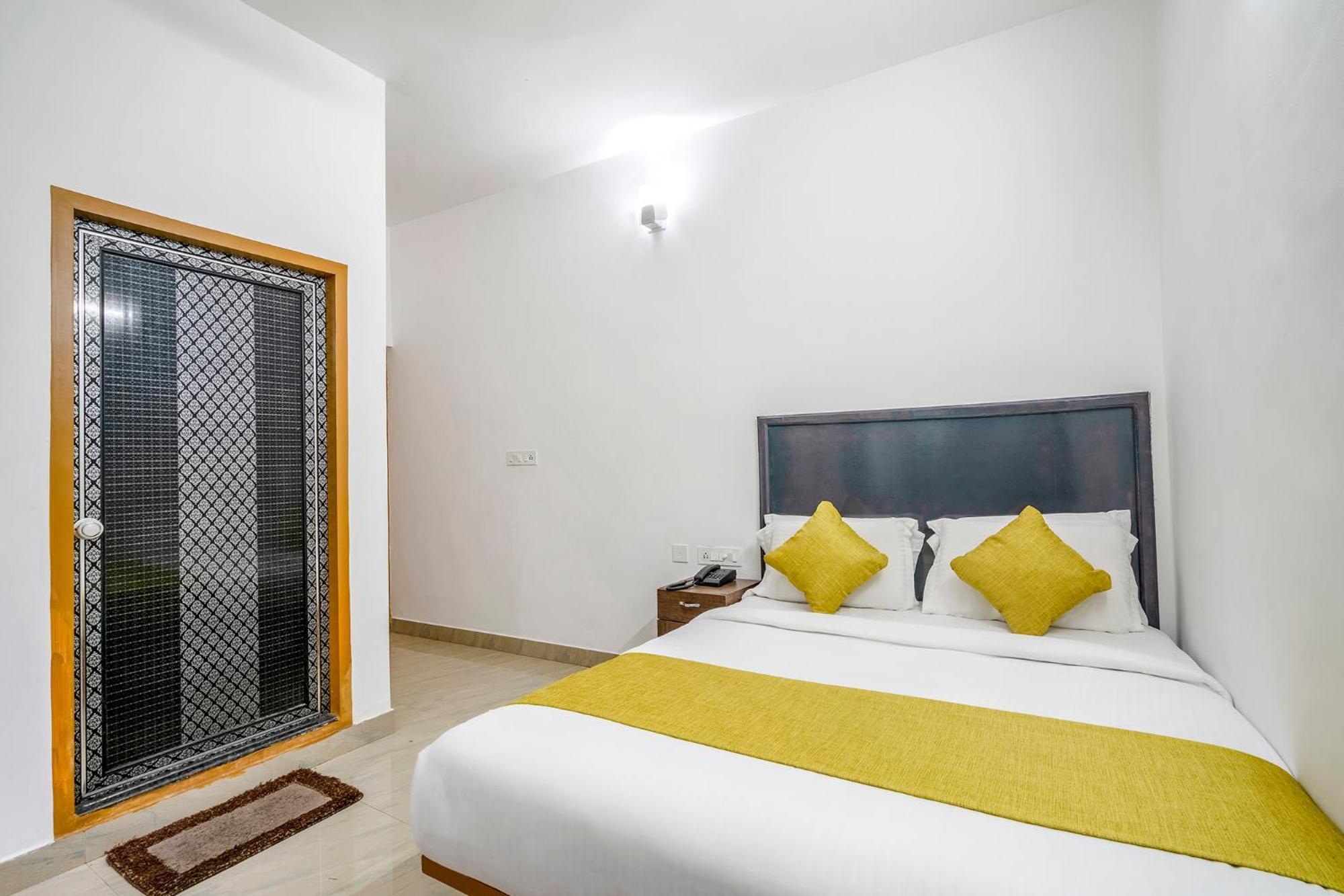 Fabhotel Abrigo Residency Anaviratty Esterno foto